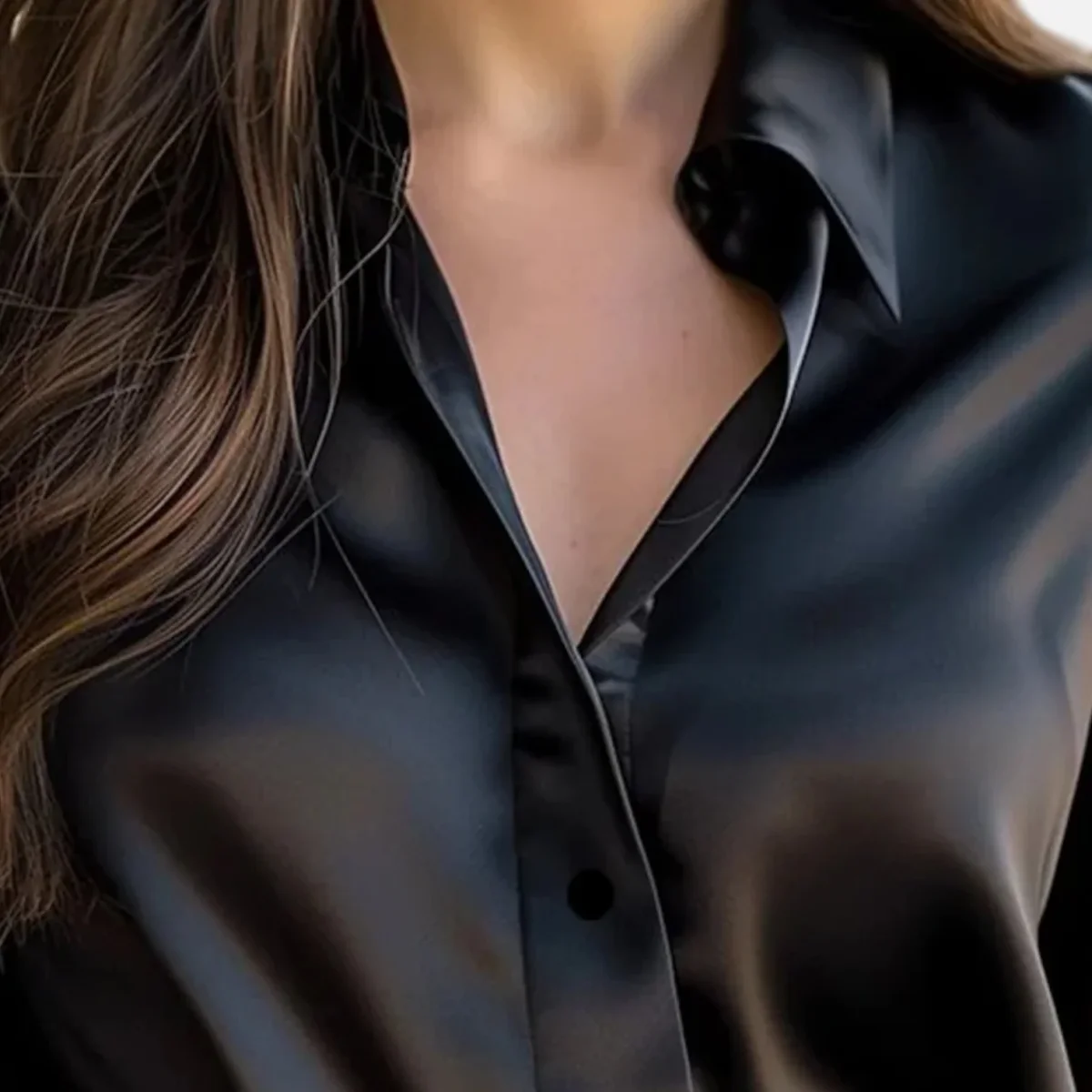 Eliaro Moda | Blusa Negra de Satén para Mujer de Manga Larga – Elegancia Atemporal, Sofisticación Moderna - Imagen 9