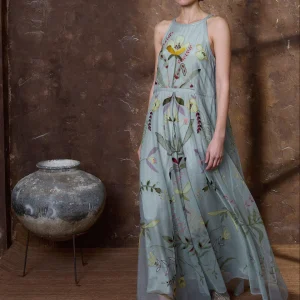 Vestido largo tul bordado gris azulado