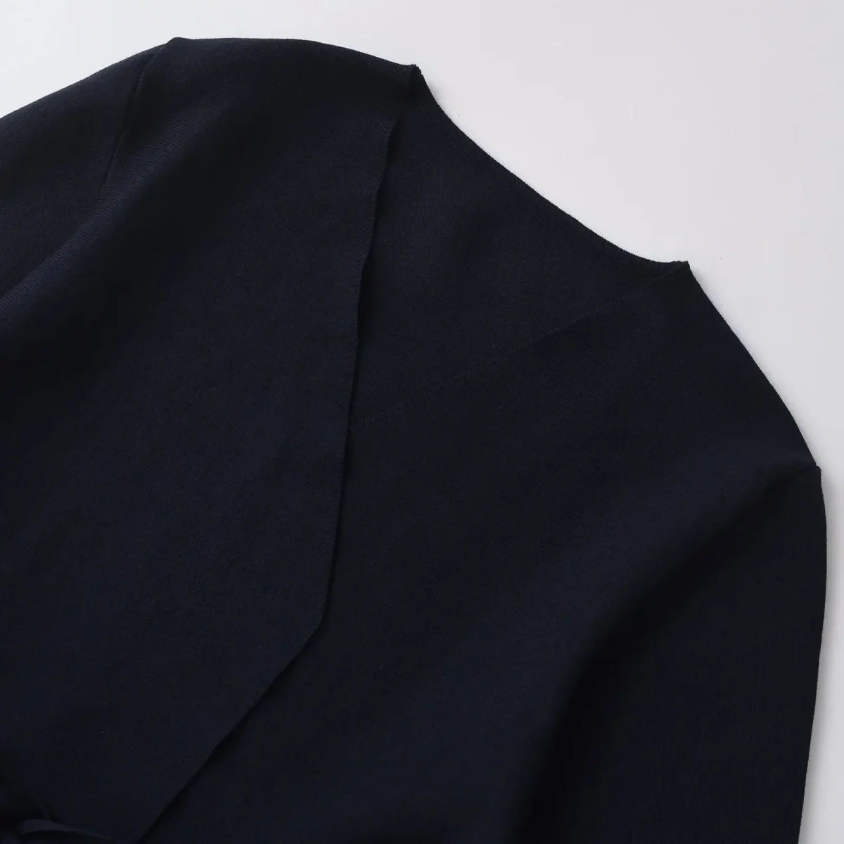 Blazer de Punto con Cinturón y Almohadillas en los Hombros para Mujer con Cuello en V - Imagen 7